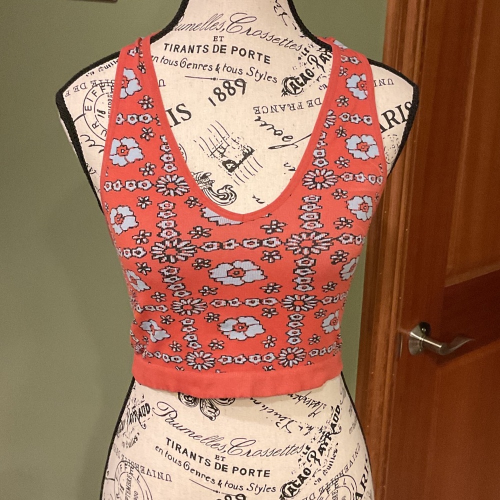 Le Movement Red Floral Tank Top, Size L